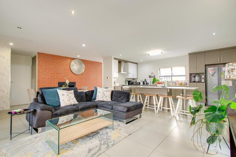 To Let 4 Bedroom Property for Rent in Broadacres Gauteng