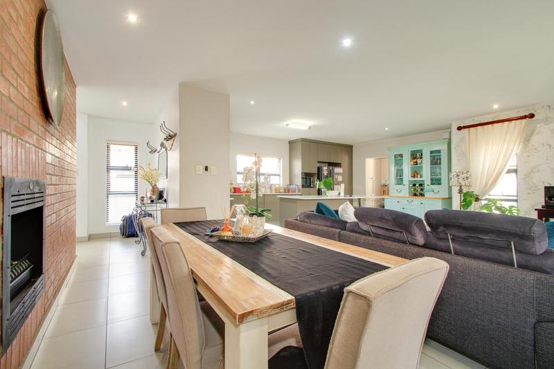 To Let 4 Bedroom Property for Rent in Broadacres Gauteng