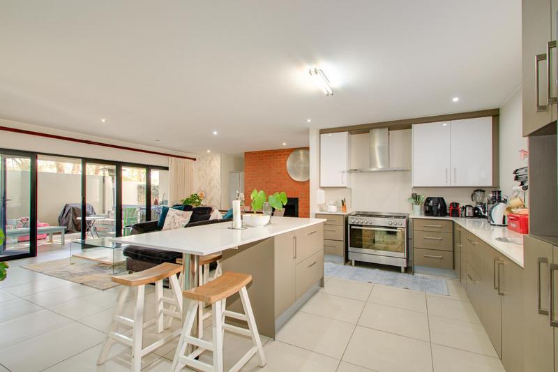 To Let 4 Bedroom Property for Rent in Broadacres Gauteng