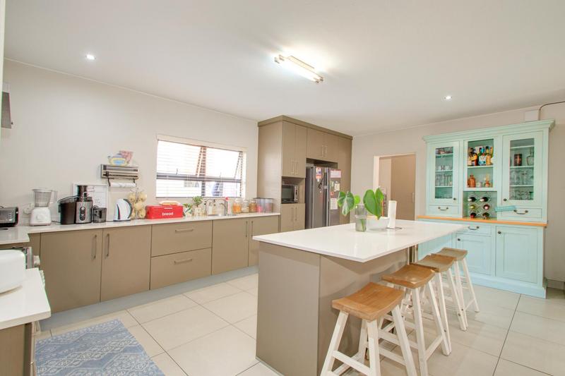 To Let 4 Bedroom Property for Rent in Broadacres Gauteng