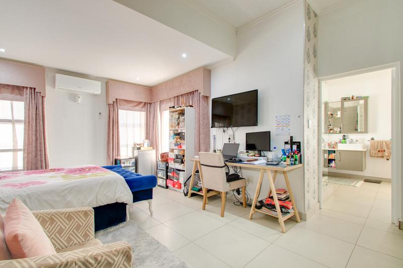 To Let 4 Bedroom Property for Rent in Broadacres Gauteng