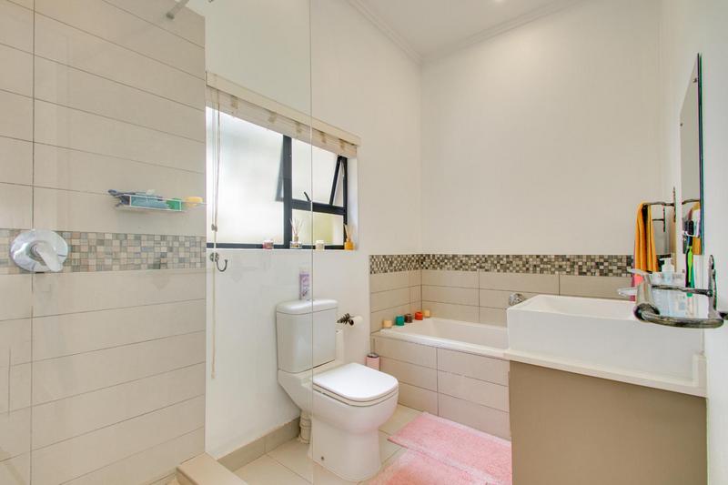To Let 4 Bedroom Property for Rent in Broadacres Gauteng