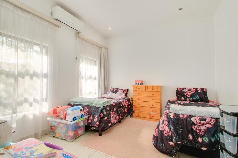 To Let 4 Bedroom Property for Rent in Broadacres Gauteng