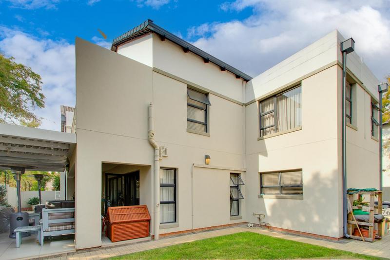 To Let 4 Bedroom Property for Rent in Broadacres Gauteng