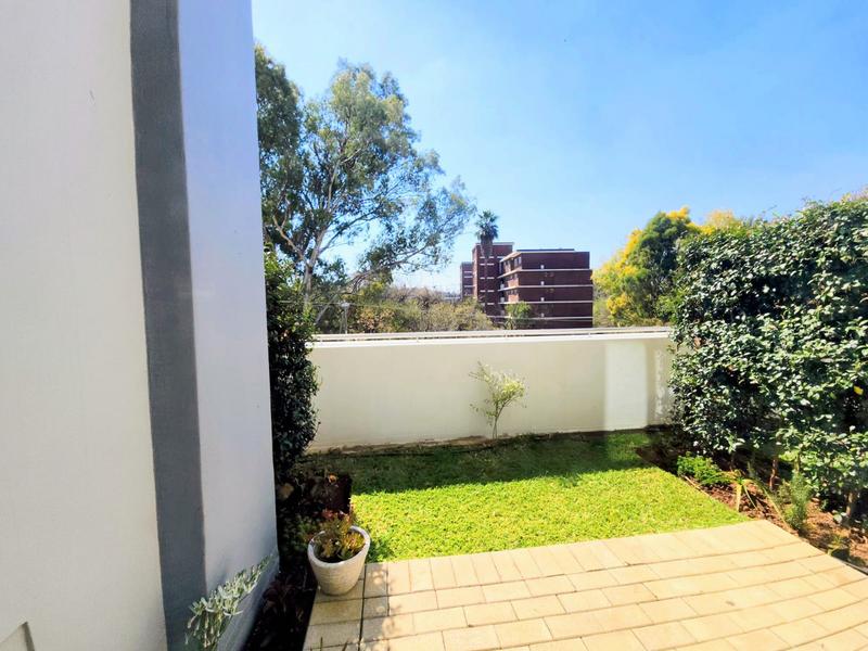 1 Bedroom Property for Sale in Ashlea Gardens Gauteng