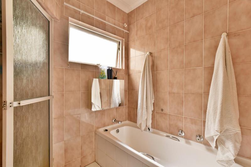 3 Bedroom Property for Sale in Sundowner Gauteng