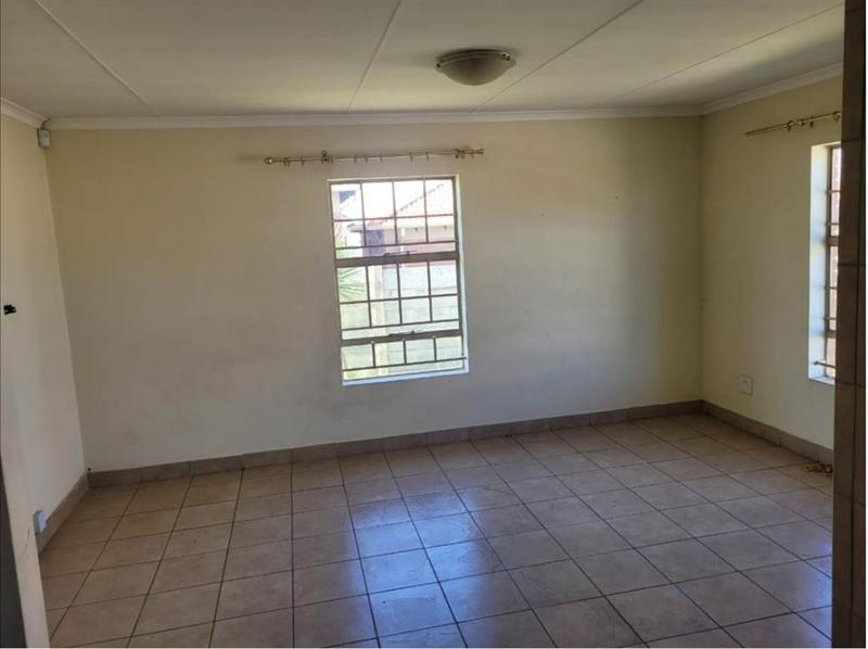 To Let 2 Bedroom Property for Rent in Thatch Hill Estate Gauteng