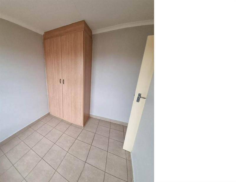 To Let 2 Bedroom Property for Rent in Thatch Hill Estate Gauteng
