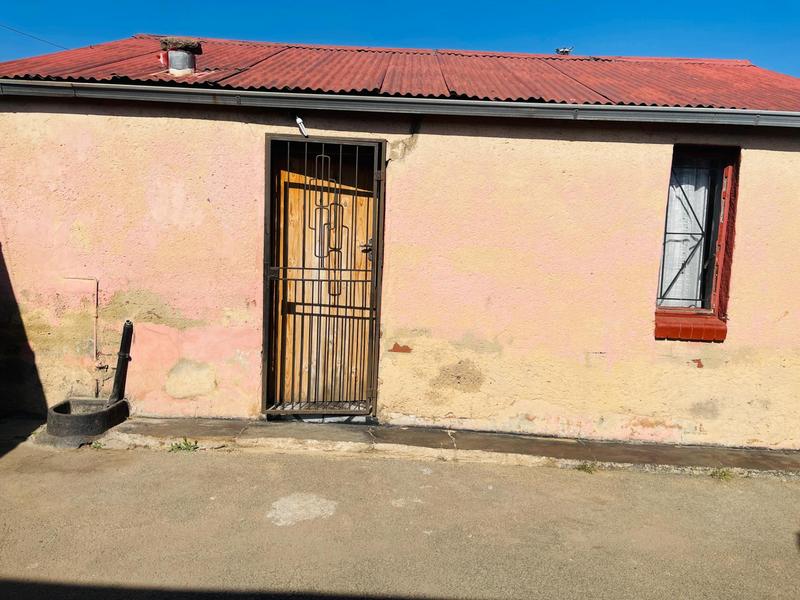 5 Bedroom Property for Sale in Orlando Gauteng