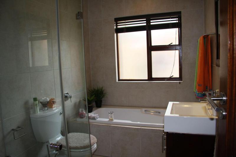 To Let 1 Bedroom Property for Rent in Bedfordview Gauteng
