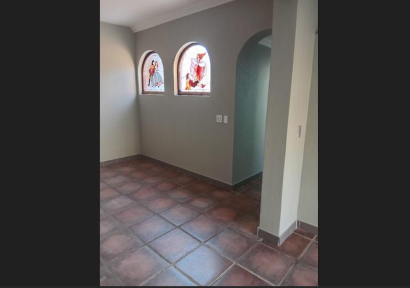 To Let 2 Bedroom Property for Rent in Waterkloof A H Gauteng
