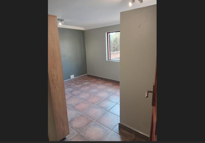 To Let 2 Bedroom Property for Rent in Waterkloof A H Gauteng