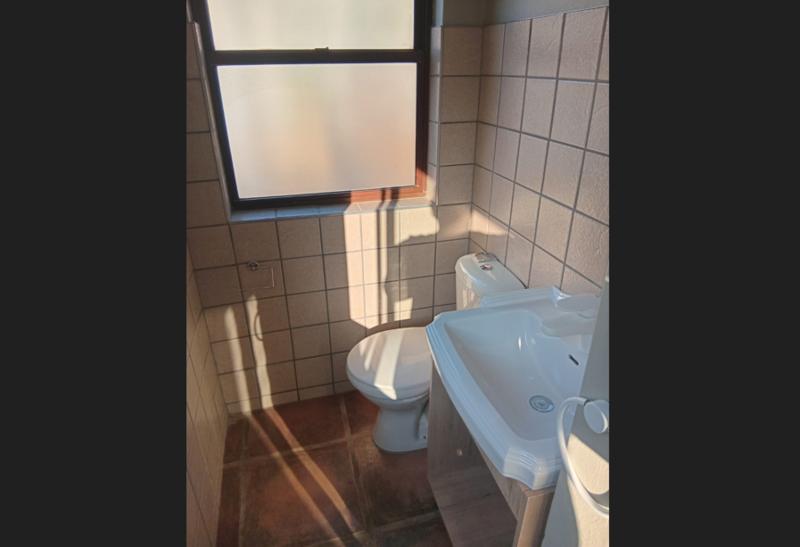 To Let 2 Bedroom Property for Rent in Waterkloof A H Gauteng