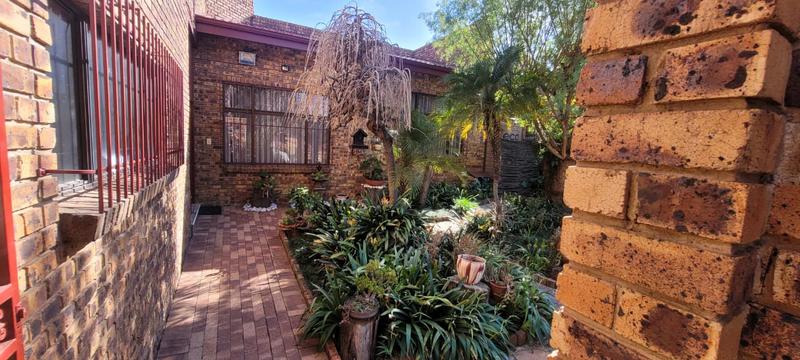 3 Bedroom Property for Sale in Bassonia Gauteng