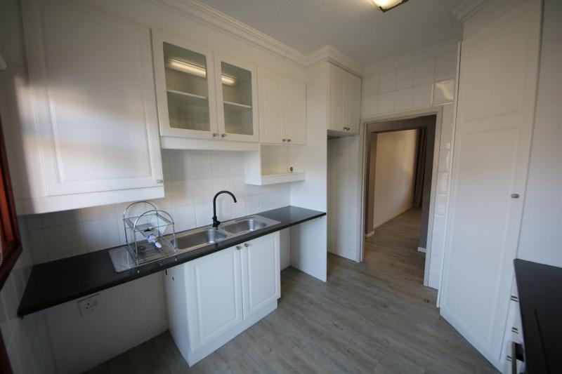 2 Bedroom Property for Sale in Dunkeld West Gauteng