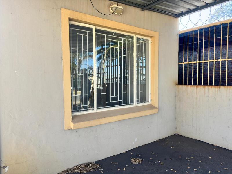 To Let 2 Bedroom Property for Rent in Laudium Gauteng