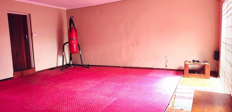 4 Bedroom Property for Sale in Wierda Park Gauteng
