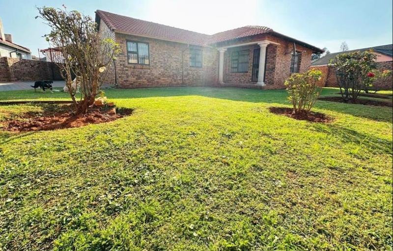 3 Bedroom Property for Sale in Zakariyya Park Gauteng