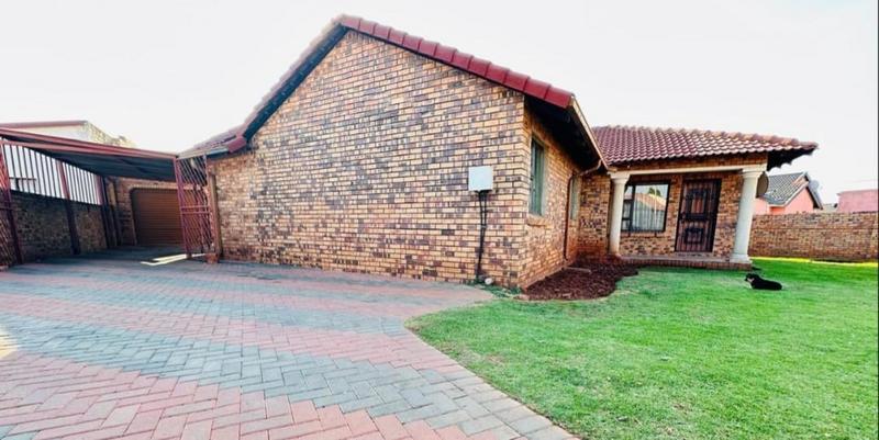 3 Bedroom Property for Sale in Zakariyya Park Gauteng