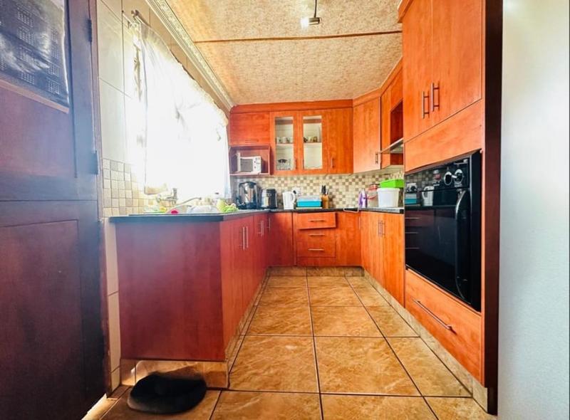 3 Bedroom Property for Sale in Zakariyya Park Gauteng