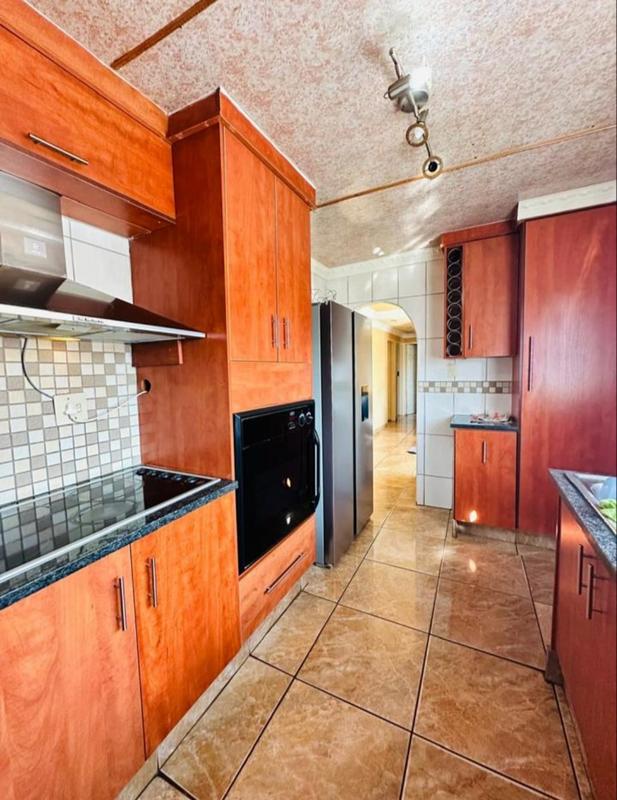 3 Bedroom Property for Sale in Zakariyya Park Gauteng