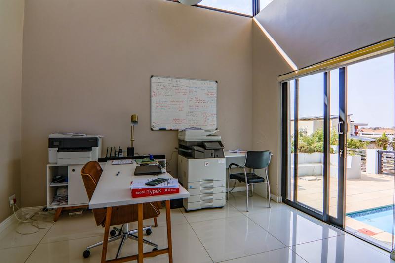 6 Bedroom Property for Sale in Copperleaf Estate Gauteng