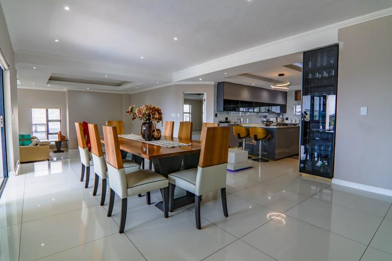 6 Bedroom Property for Sale in Copperleaf Estate Gauteng