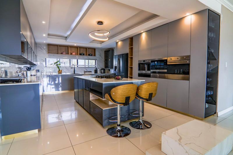 6 Bedroom Property for Sale in Copperleaf Estate Gauteng