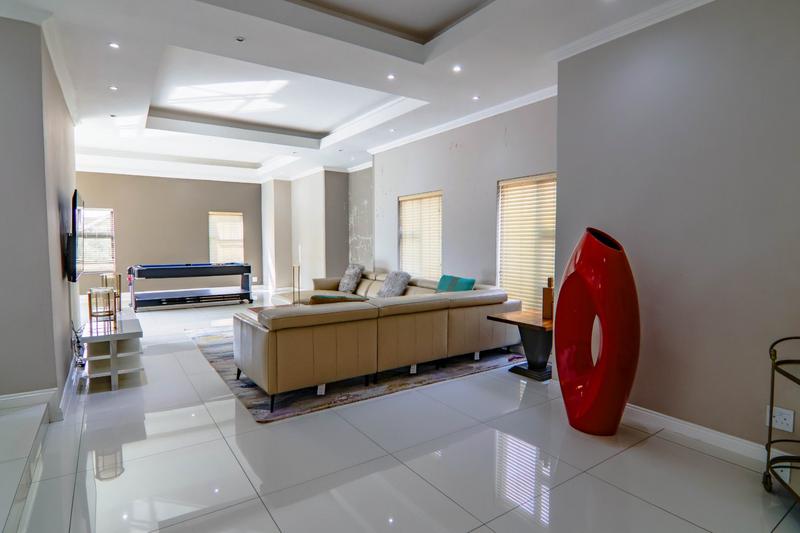 6 Bedroom Property for Sale in Copperleaf Estate Gauteng