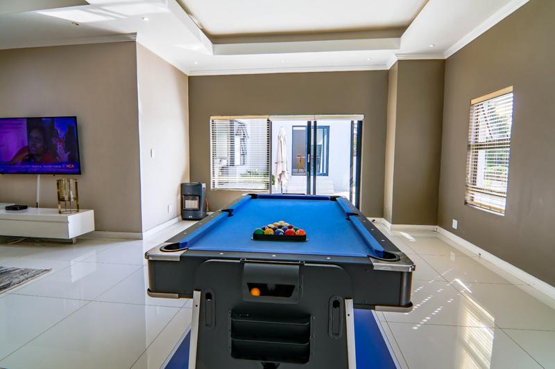 6 Bedroom Property for Sale in Copperleaf Estate Gauteng