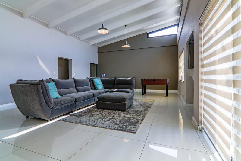 6 Bedroom Property for Sale in Copperleaf Estate Gauteng