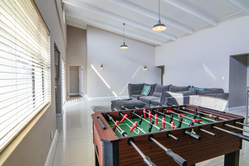 6 Bedroom Property for Sale in Copperleaf Estate Gauteng