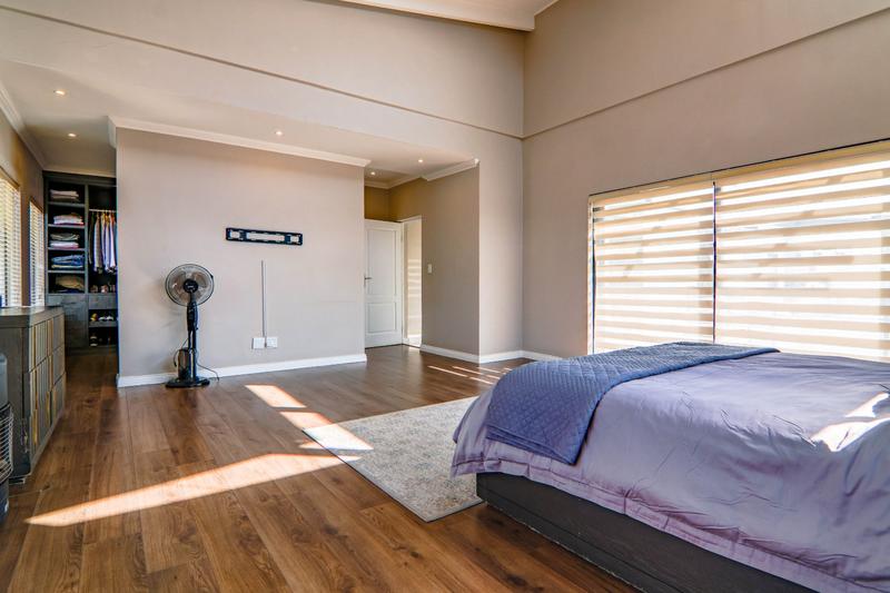 6 Bedroom Property for Sale in Copperleaf Estate Gauteng