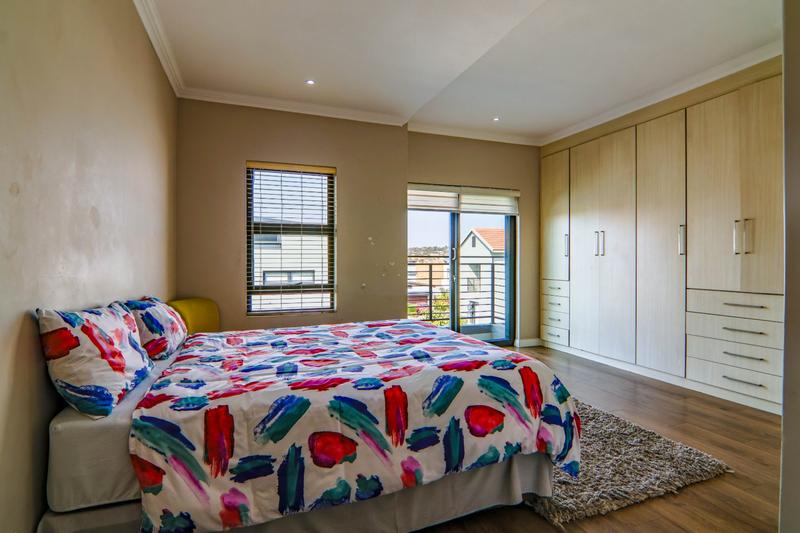 6 Bedroom Property for Sale in Copperleaf Estate Gauteng