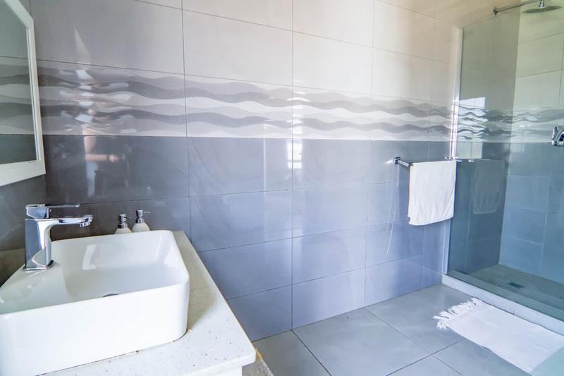 6 Bedroom Property for Sale in Copperleaf Estate Gauteng