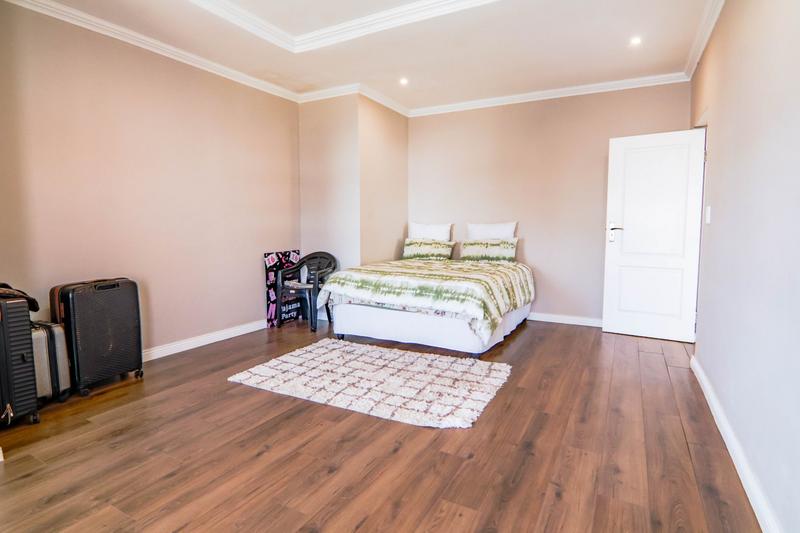 6 Bedroom Property for Sale in Copperleaf Estate Gauteng