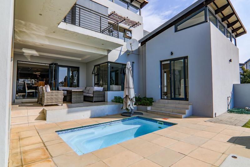 6 Bedroom Property for Sale in Copperleaf Estate Gauteng
