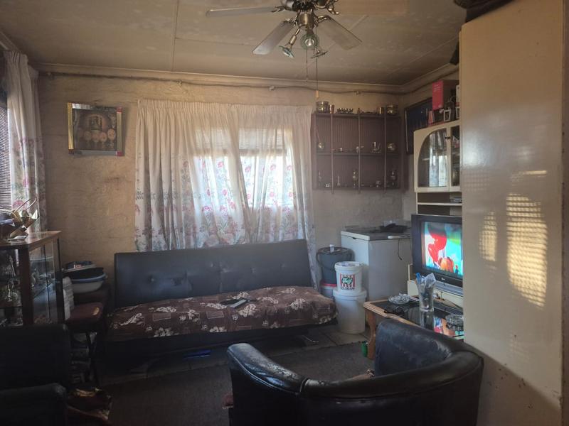2 Bedroom Property for Sale in Lenasia South Gauteng