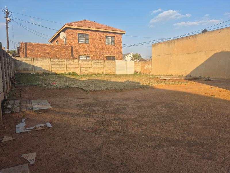 2 Bedroom Property for Sale in Lenasia South Gauteng