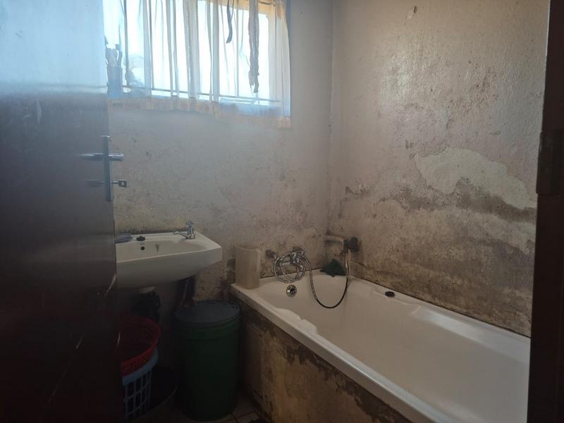 2 Bedroom Property for Sale in Lenasia South Gauteng