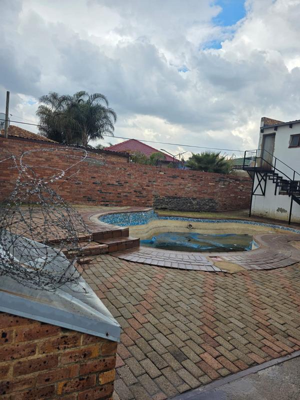 7 Bedroom Property for Sale in Kempton Park Gauteng