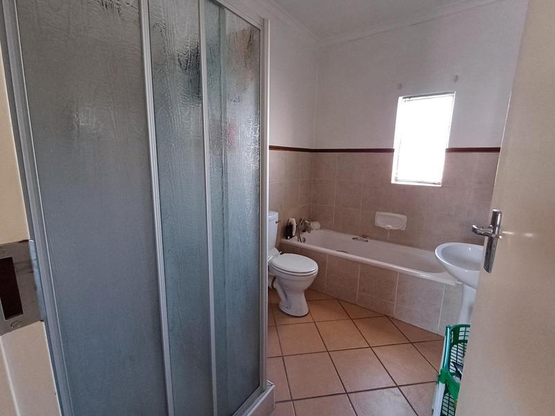 2 Bedroom Property for Sale in Stone Ridge Gauteng
