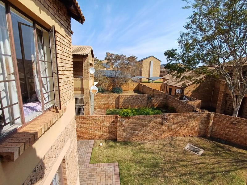 2 Bedroom Property for Sale in Stone Ridge Gauteng