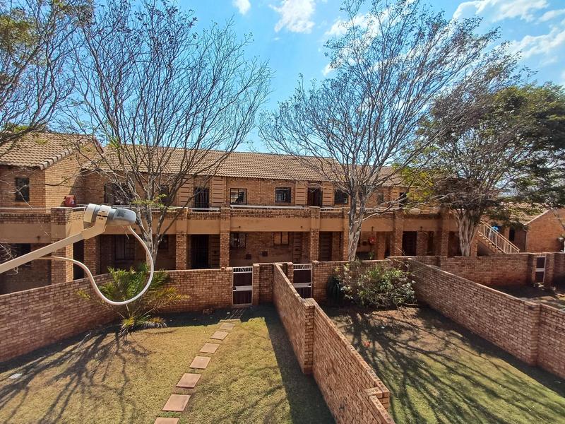 2 Bedroom Property for Sale in Stone Ridge Gauteng