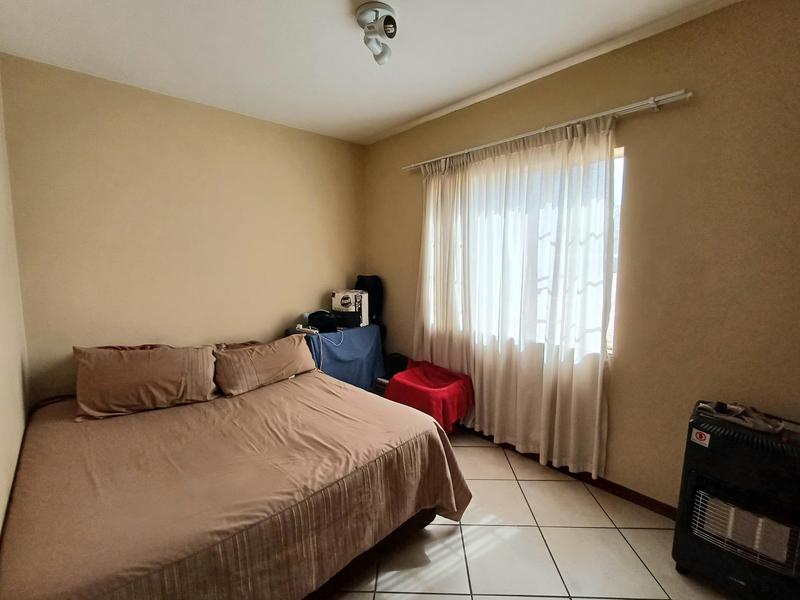 2 Bedroom Property for Sale in Stone Ridge Gauteng