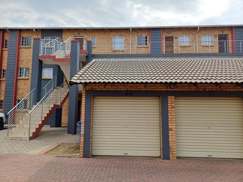 2 Bedroom Property for Sale in Stone Ridge Gauteng