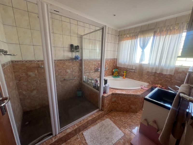 4 Bedroom Property for Sale in Hesteapark Gauteng