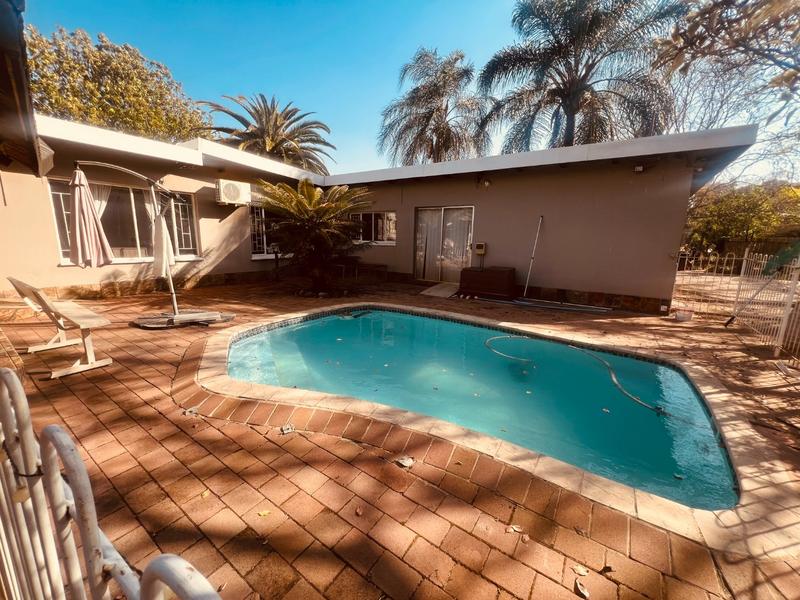 4 Bedroom Property for Sale in Hesteapark Gauteng