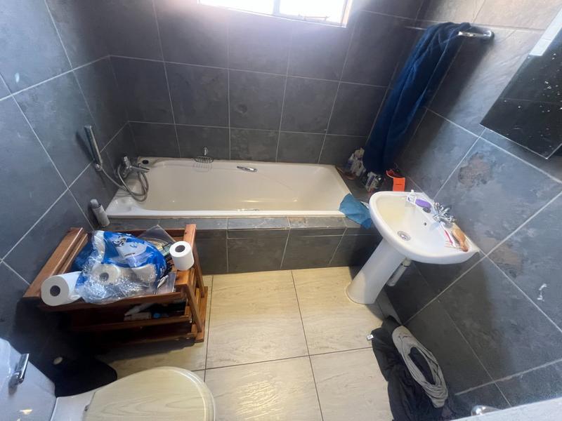 4 Bedroom Property for Sale in Hesteapark Gauteng
