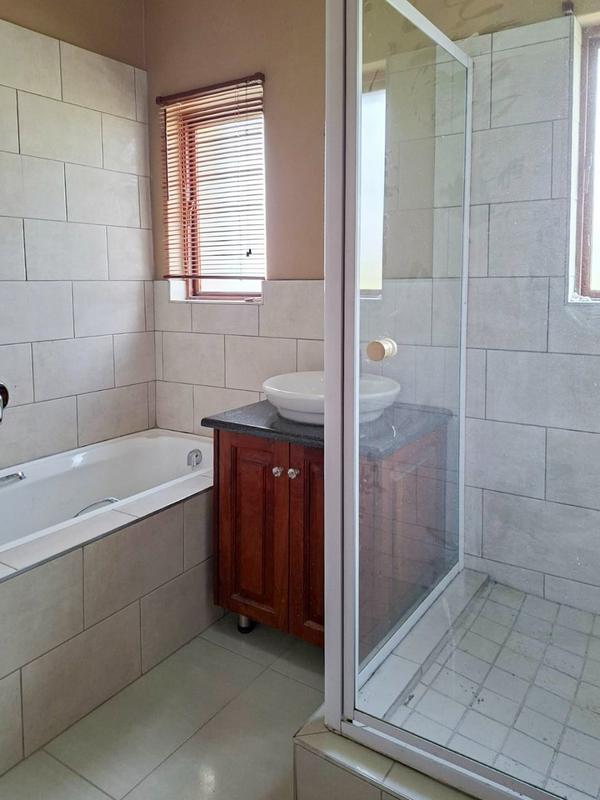 To Let 3 Bedroom Property for Rent in Midstream Estate Gauteng